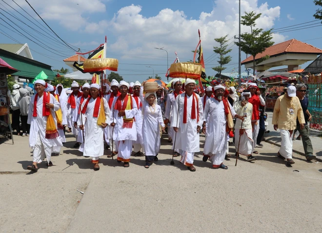 El pueblo Cham Brahman en Ninh Thuan celebra su festival Kate