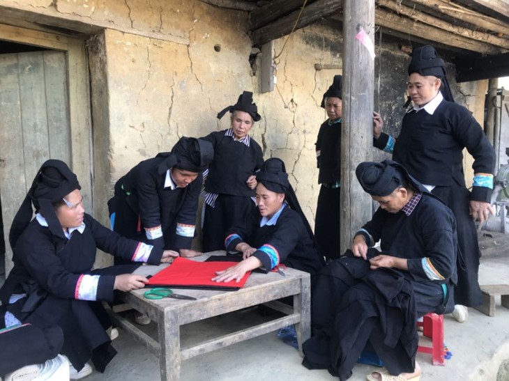 El traje tradicional de los Thu Lao en la provincia de Lao Cai