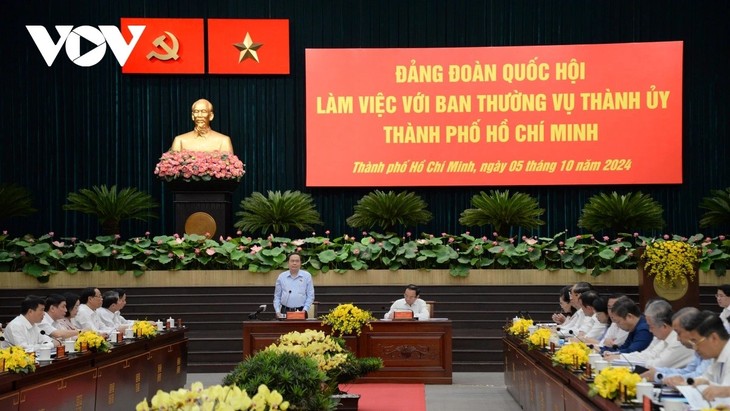 Titular del Parlamento trabaja con dirigentes claves de Ciudad Ho Chi Minh