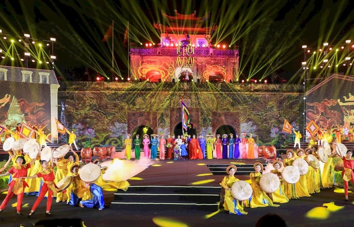 Festival Ao Dai de Turismo de Hanói 2024 en honor de la quintaesencia del traje tradicional de Vietnam