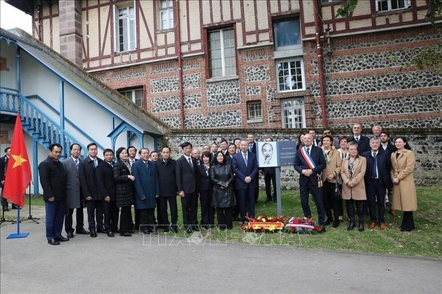 Inaugurada una placa conmemorativa en honor a Ho Chi Minh en Sainte-Adresse