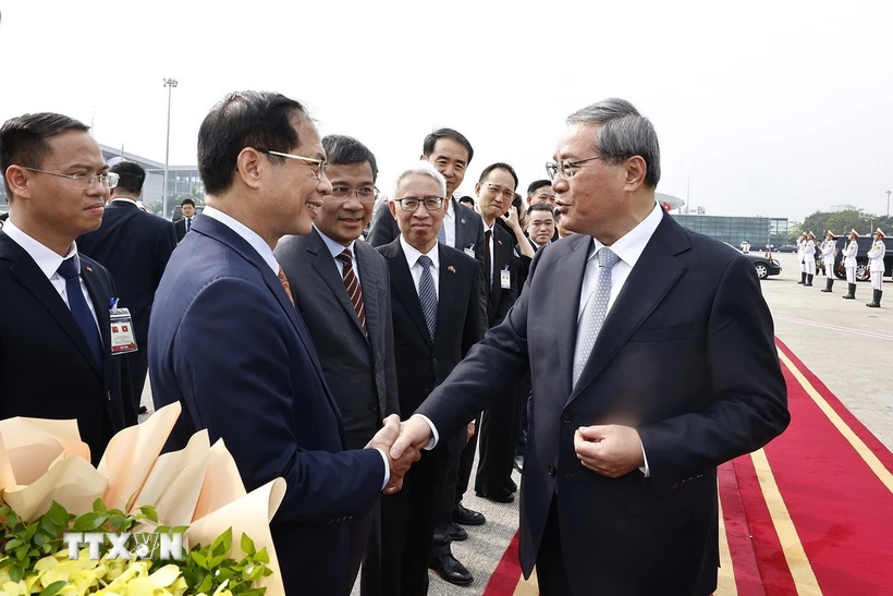 El primer ministro chino Li Qiang concluye su visita oficial a Vietnam