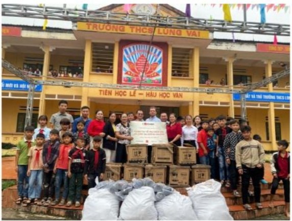 Vietnamitas residentes en Italia recaudan donaciones en ayuda a víctimas del tifón Yagi