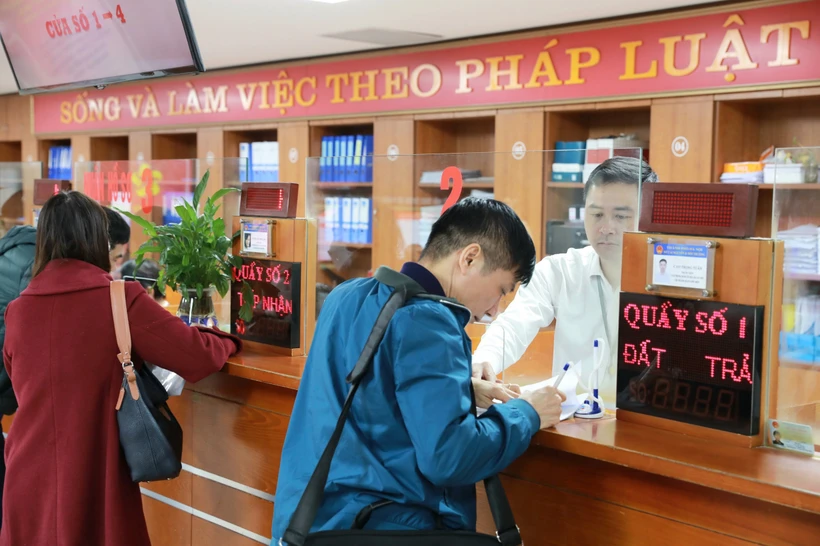 Hanói pone en marcha un centro centralizado de servicios administrativos públicos