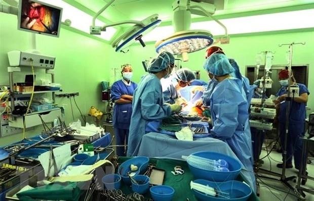 Atractivas oportunidades laborales atraen a médicos surcoreanos a Vietnam