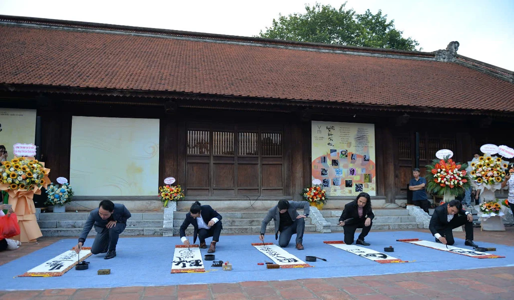 Arte de caligrafía vietnamita moderna