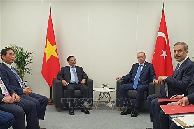 El primer ministro Pham Minh Chinh se reúne con el presidente de Turquía, Recep Tayyip Erdogan, en la Cumbre Ampliada de BRICS