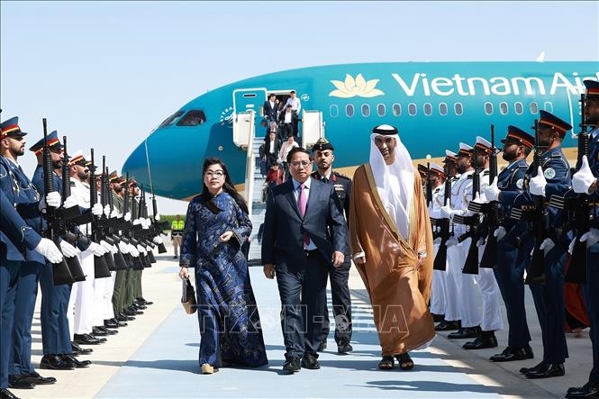 Primer Ministro de Vietnam arranca su visita oficial a Emiratos Árabes Unidos