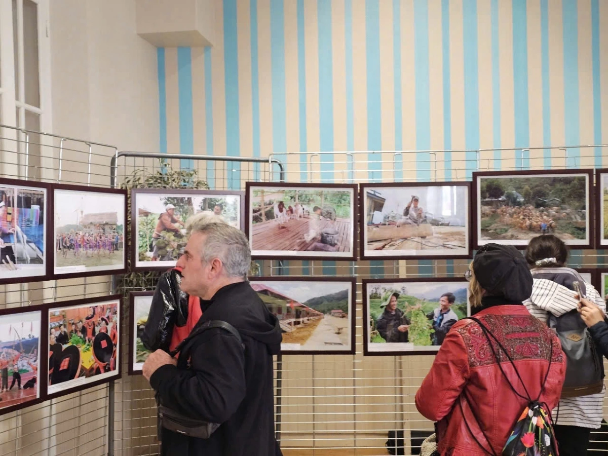 Una exposición en Francia destaca la cultura y resiliencia de las minorías étnicas de Vietnam