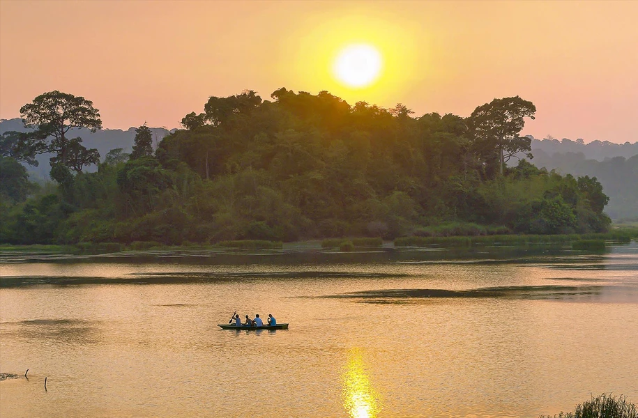 Visitan Parque Nacional de Cat Tien en el sur de Vietnam