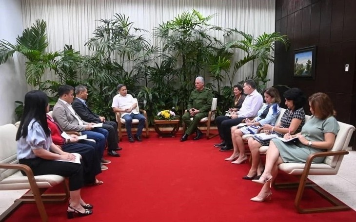Presidente de Cuba aprecia empresas vietnamitas