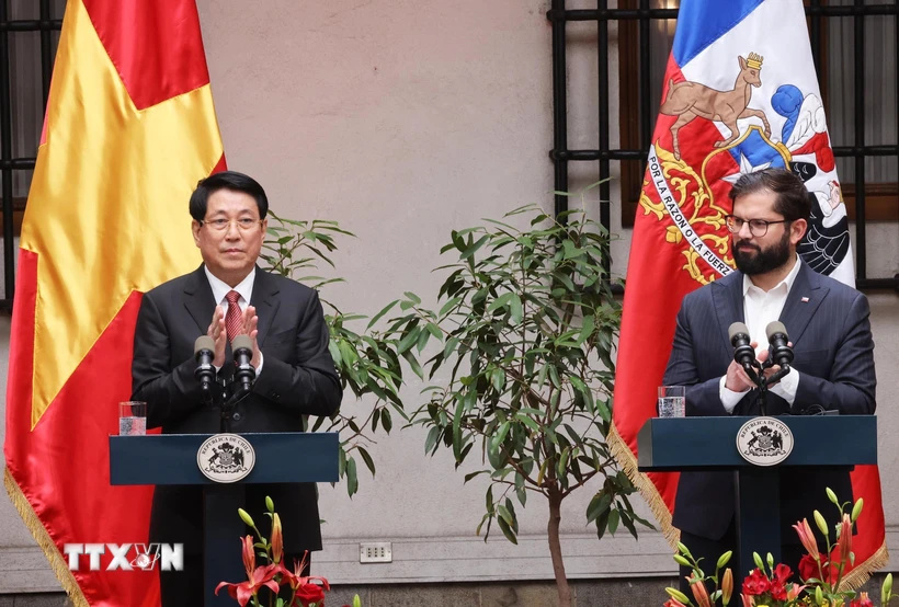 El Presidente de Vietnam y su homólogo chileno ofrecen reunión con la prensa