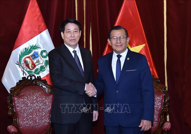 Presidente vietnamita se reúne con titular de Congreso de Perú