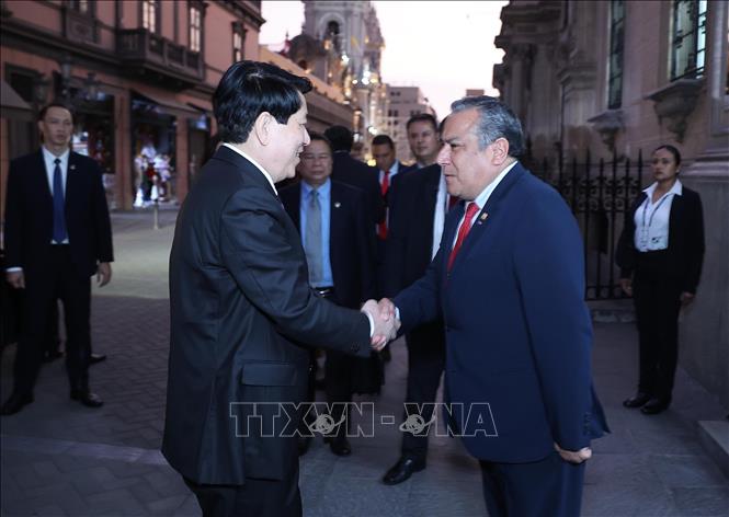 Presidente de Vietnam se reúne con Presidente del Consejo de Ministros del Perú