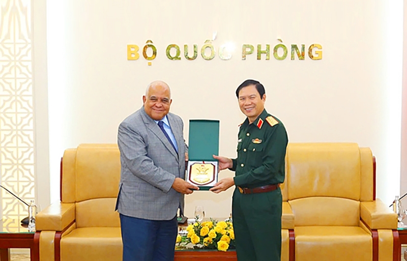 Vietnam y Cuba fortalecen cooperación en defensa