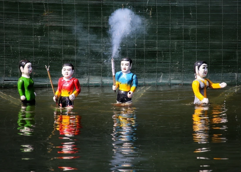 El arte de las marionetas acuáticas, patrimonio único de la cultura vietnamita, en la prensa china