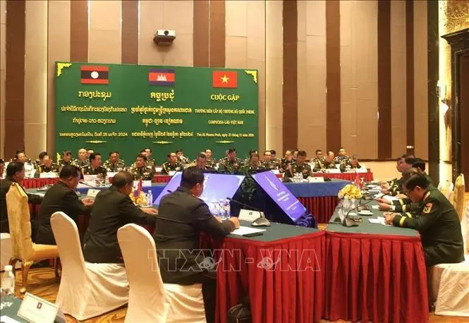Fomentan la cooperación Vietnam - Laos - Camboya en materia de defensa