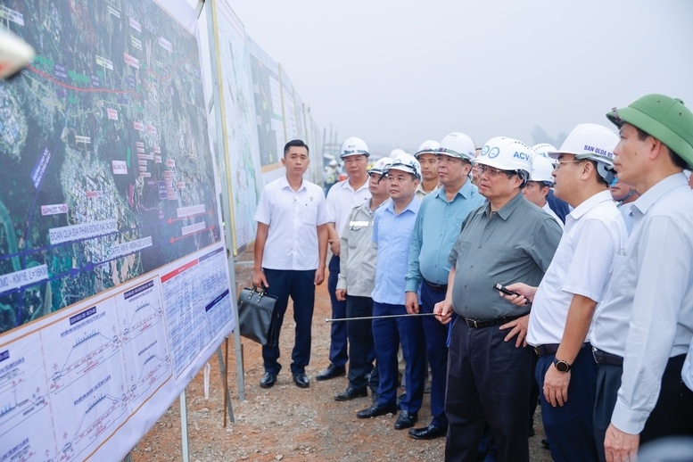 Primer Ministro pide poner en funcionamiento el aeropuerto de Long Thanh para el 28 de febrero de 2026