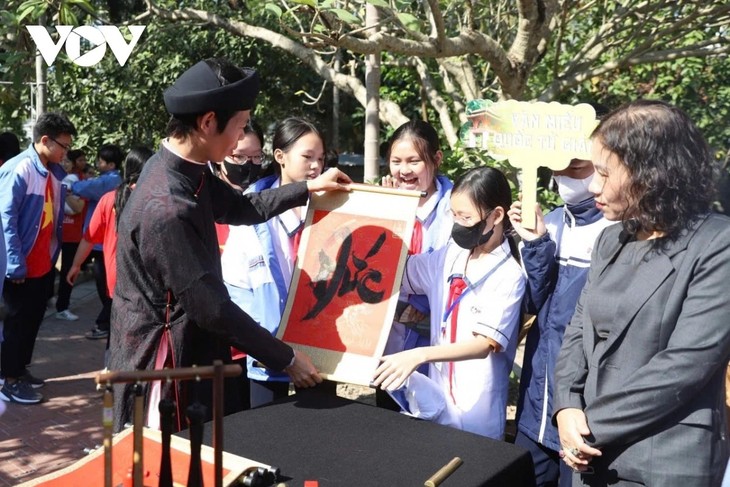 Una exposición en Hai Phong recrea su historia académica