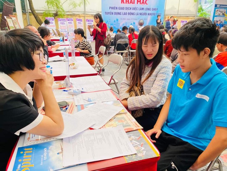 Vietnam promueve la creación de empleo para personas con discapacidad