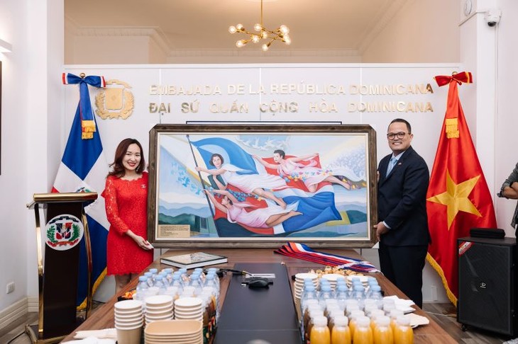 Estudiantes vietnamitas destacan en concurso de ensayos sobre heroínas de la República Dominicana