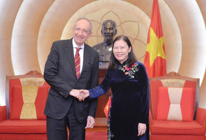 Vietnam toma en consideración fortalecer lazos tradicionales con Polonia