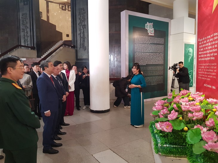 Inauguran exposición sobre la imagen de los “soldados del tío Ho”