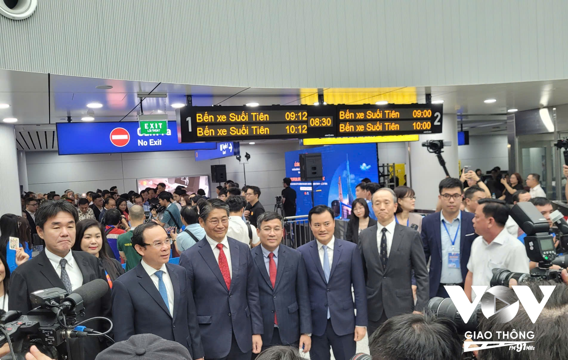 Entra en operación comercial la primera línea de metro de Vietnam