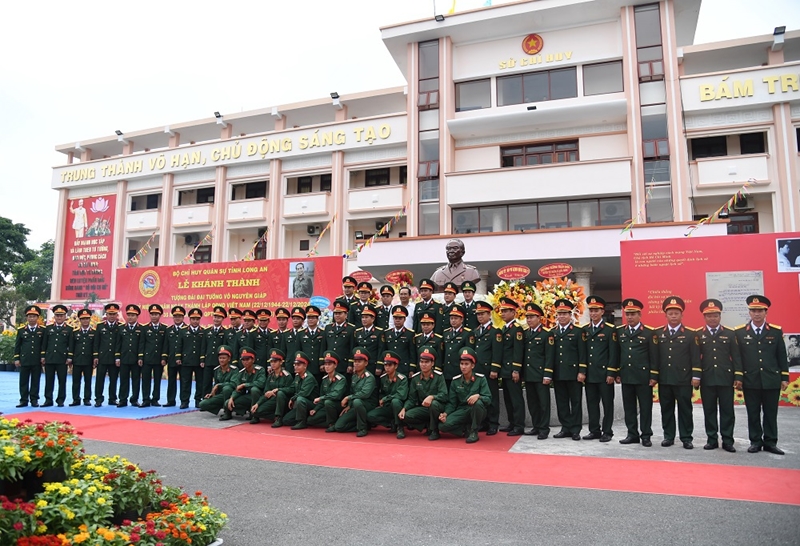 Long An inaugura el monumento dedicado al General Vo Nguyen Giap