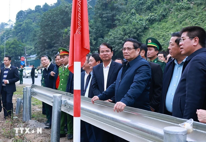 El Primer Ministro solicita la construcción acelerada de la vía ferroviaria Lao Cai - Hanói - Hai Phong