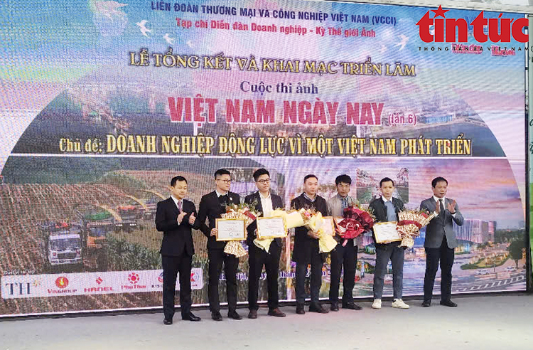 Entregan premios del VI Concurso de fotografía Vietnam Hoy