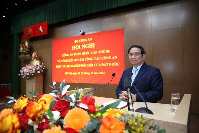 Construir fuerzas de seguridad pública regulares, de élite y modernas, solicita Primer Ministro de Vietnam